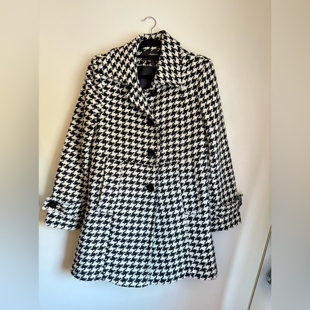 Elegant Houndstooth Trench Coat